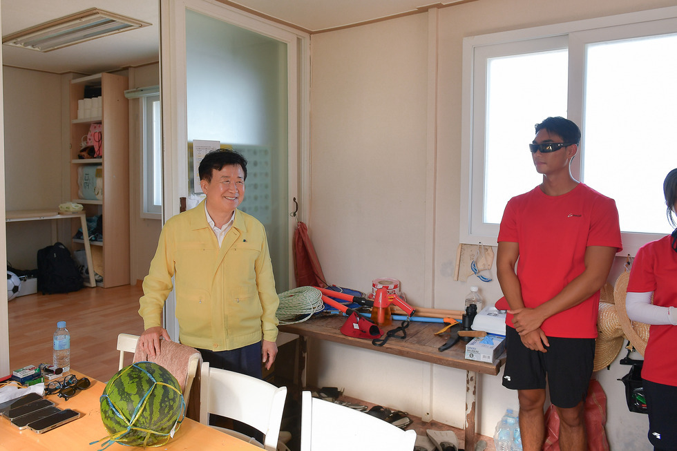 20250729 하절기 현안 사업 및 폭염 관련 현장 방문(웅천해수욕장, 만성리해수욕장)-10.jpg