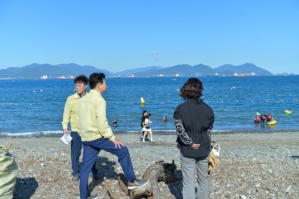 20250729 하절기 현안 사업 및 폭염 관련 현장 방문(웅천해수욕장, 만성리해수욕장)-14.jpg