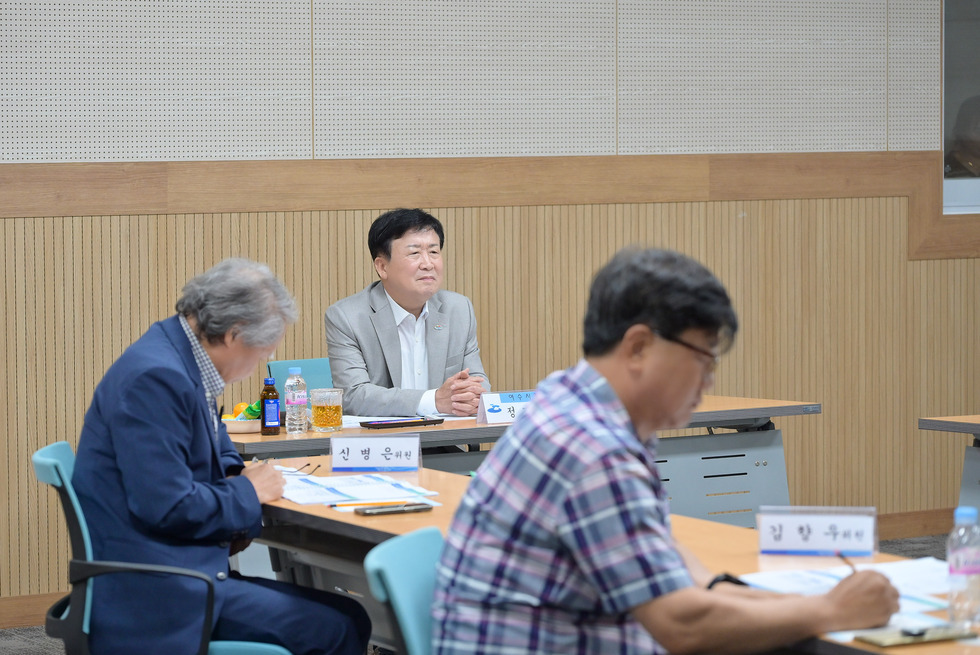 20250812 여수시립도서관 공간개편 및 특성화 방안 연구용역 중간보고회-4.jpg