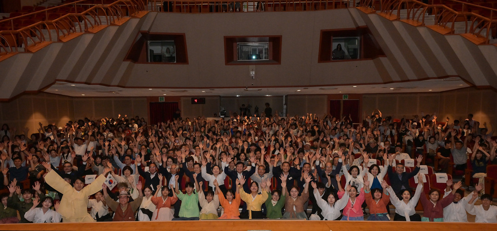20250815 한국연극협회 여수지부 윤형숙 열사 기념공연-9.jpg