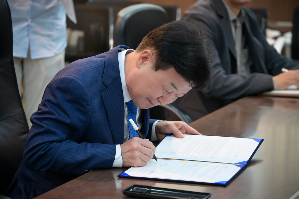 20250825 섬박람회 홍보 협약식 KBSN방송출연-7.jpg