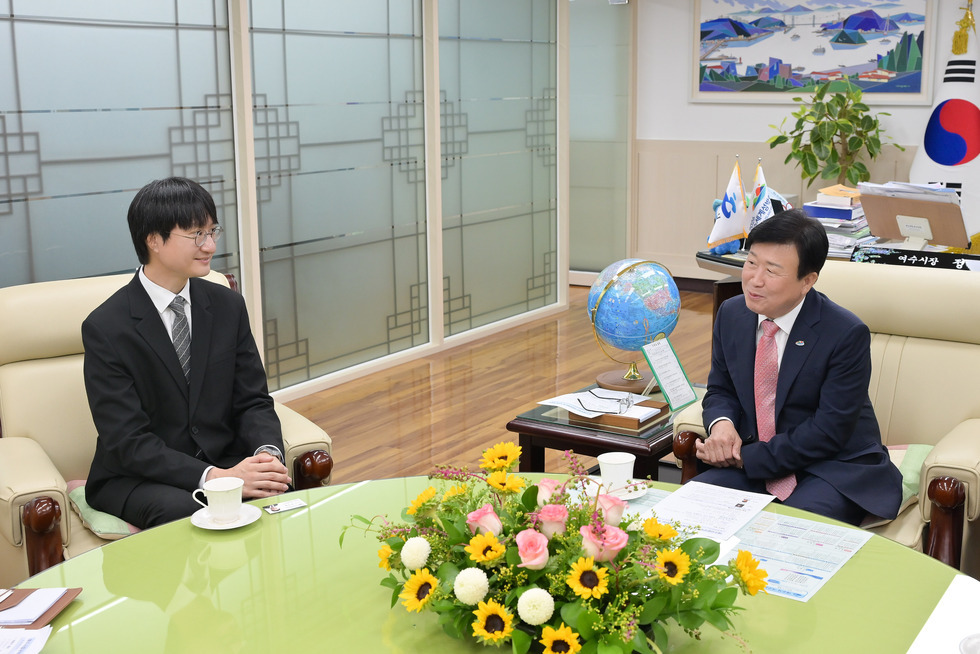 20250901 여수시립국악단 상임지휘자 및 단무장 위촉식-8.jpg