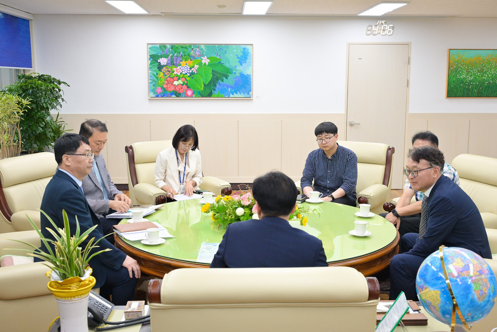 20250901 한국동서발전(주) 신호남건설추진본부 장애인생산품 지원 후원증서 전달식-7.jpg