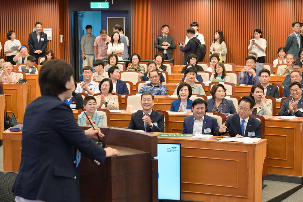 20250903 제3회 국회포럼(남해안남중권의 탄소중립 방향과 역할)-4.jpg