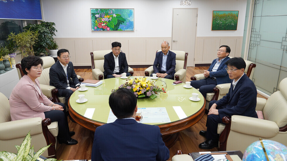 20250925 여수시도시관리공단 이사장 임명장수여식-8.jpg