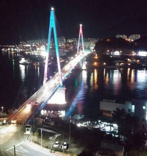 대학생의 낭만 케이블카 안에서 여수 야경 한컷!