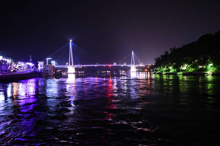 돌산대교를 바라보며 밤바다