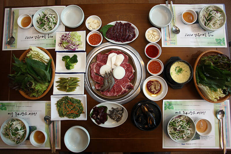 음식_금수산식당_전체상차림.jpg의 1번째 이미지