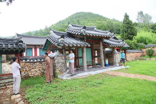 돌산향교 외삼문의 1번째 이미지