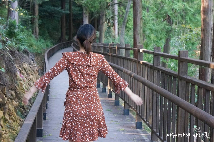산책로가 참 잘되어 있어요.