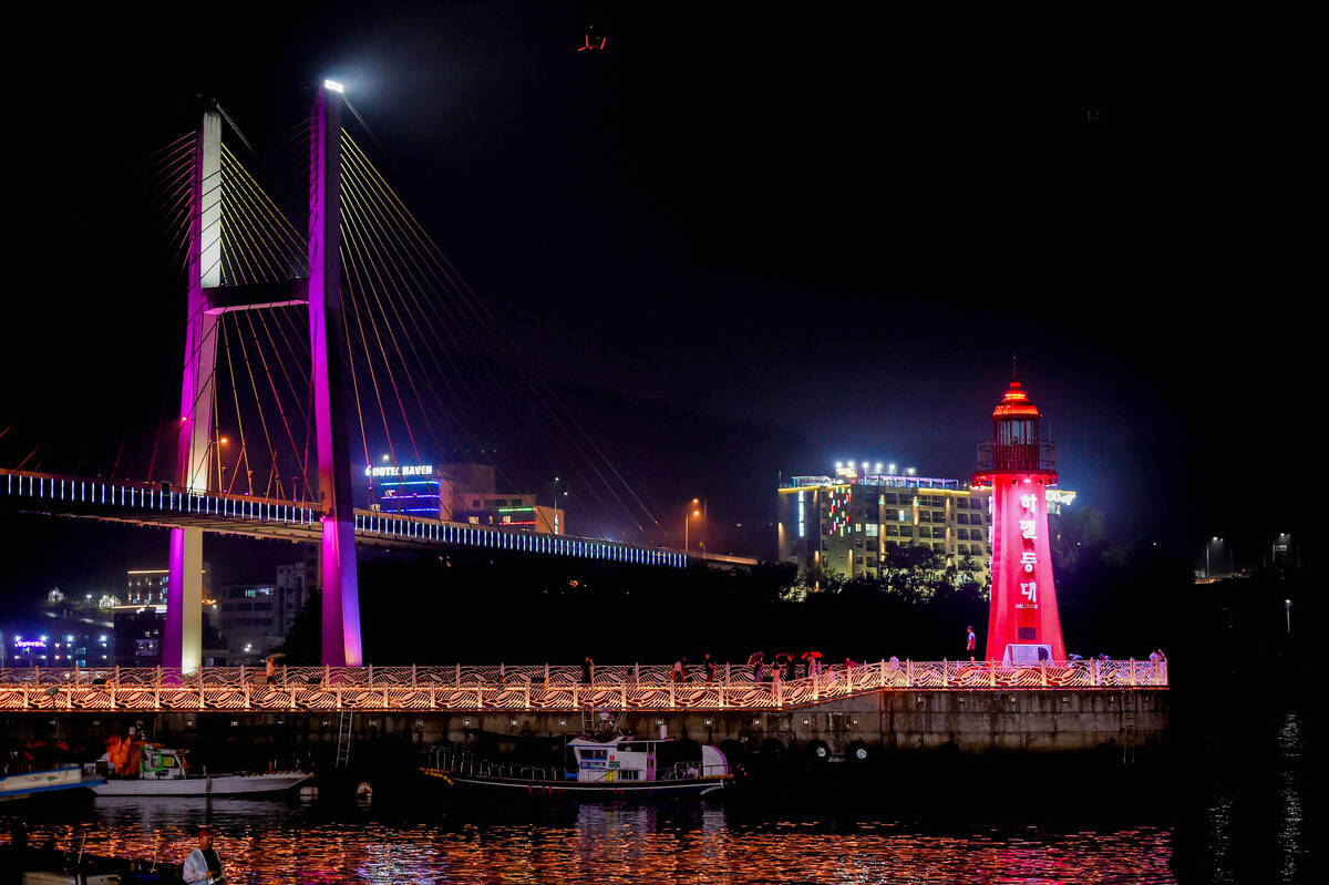 하멜등대 야경 사진3