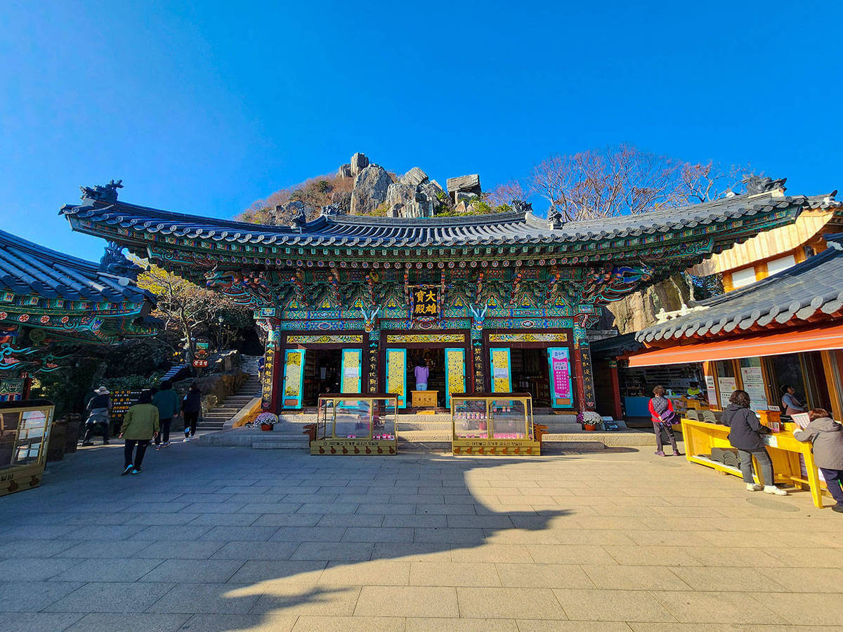 향일암 절 전경