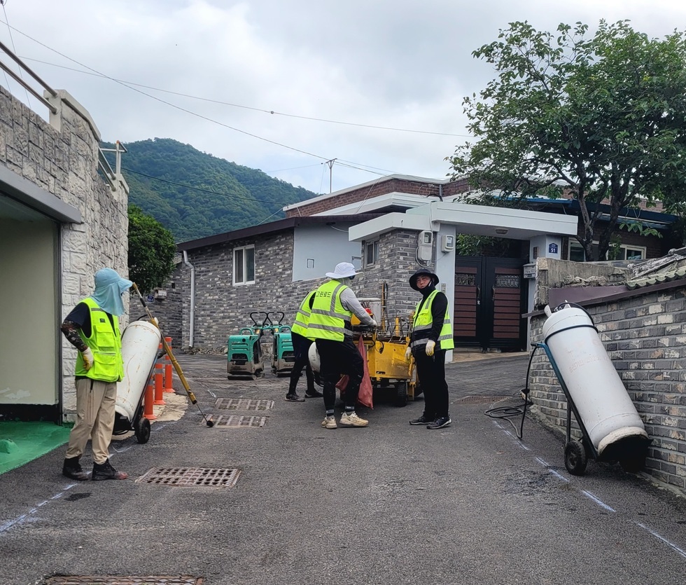 [250619]주삼지구 새뜰마을사업 진입로 도막형 바닥재 공사