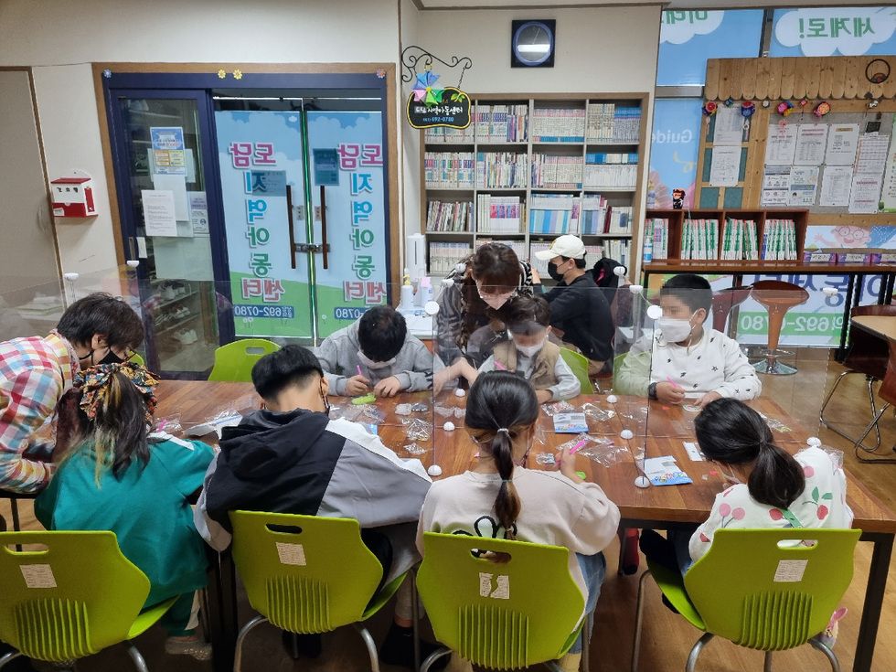 ‘보육시설 독서로 마음열기’ 수업 사진