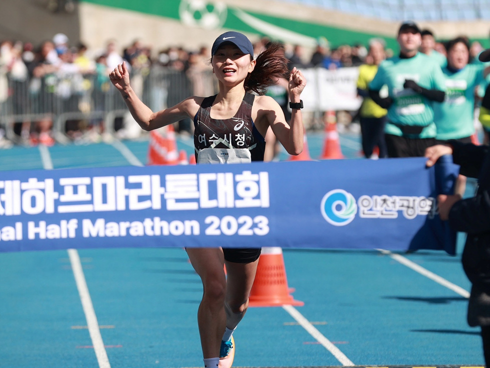 여수시청 육상팀 김은미, 인천국제하프마라톤대회 ‘우승’ 