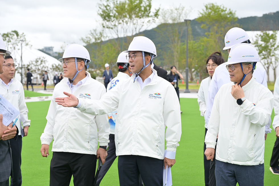 [추가] 1-2 서영학 여수시장, 취임 첫 일정으로 섬박람회 현장 점검.jpg