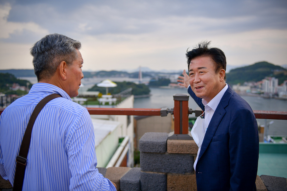 ▲ 정기명 여수시장이 지난 7일 이순신공원 현장 방문을 끝으로 지역 현안사업과 민생 점검을 위한 ‘권역별 현장간담회’를 마무리했다. 