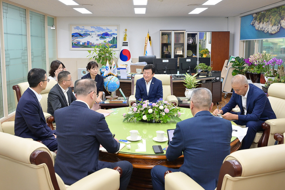 1-1 정기명 여수시장, 중국 자매·우호도시 방문…섬박람회 참가단 유치 나서.jpg