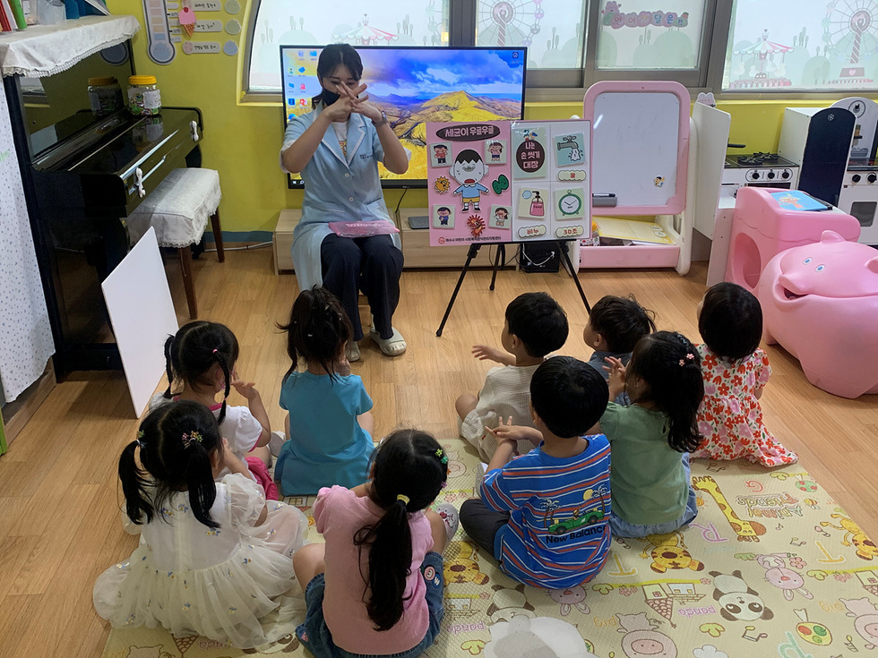 3-2 여수시 어린이·사회복지급식관리지원센터  위생교육 실시.jpg