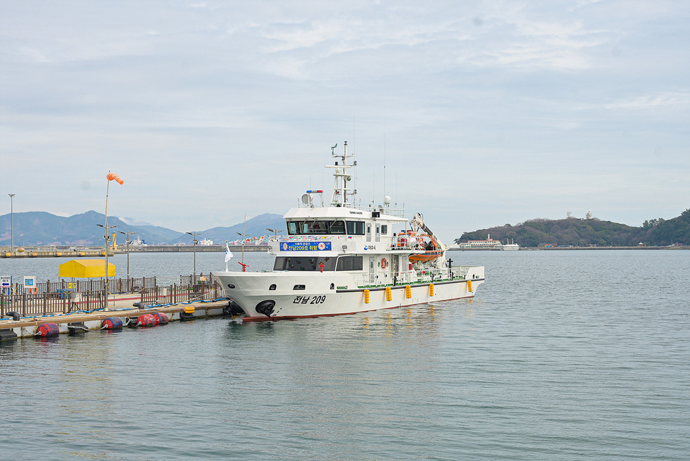 2-3 여수시, 120톤급 다목적 관공선 ‘전남 209호’ 취항.jpg