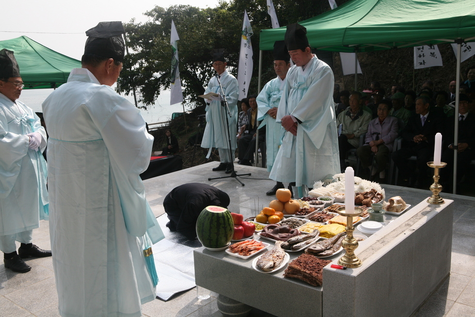 [여순사건 61주기 위령제] 추모하는 모습