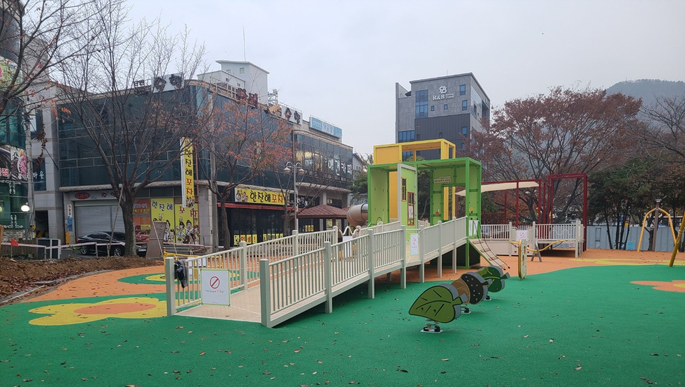 丽文公园 “2 号儿童罗来游乐园”开园